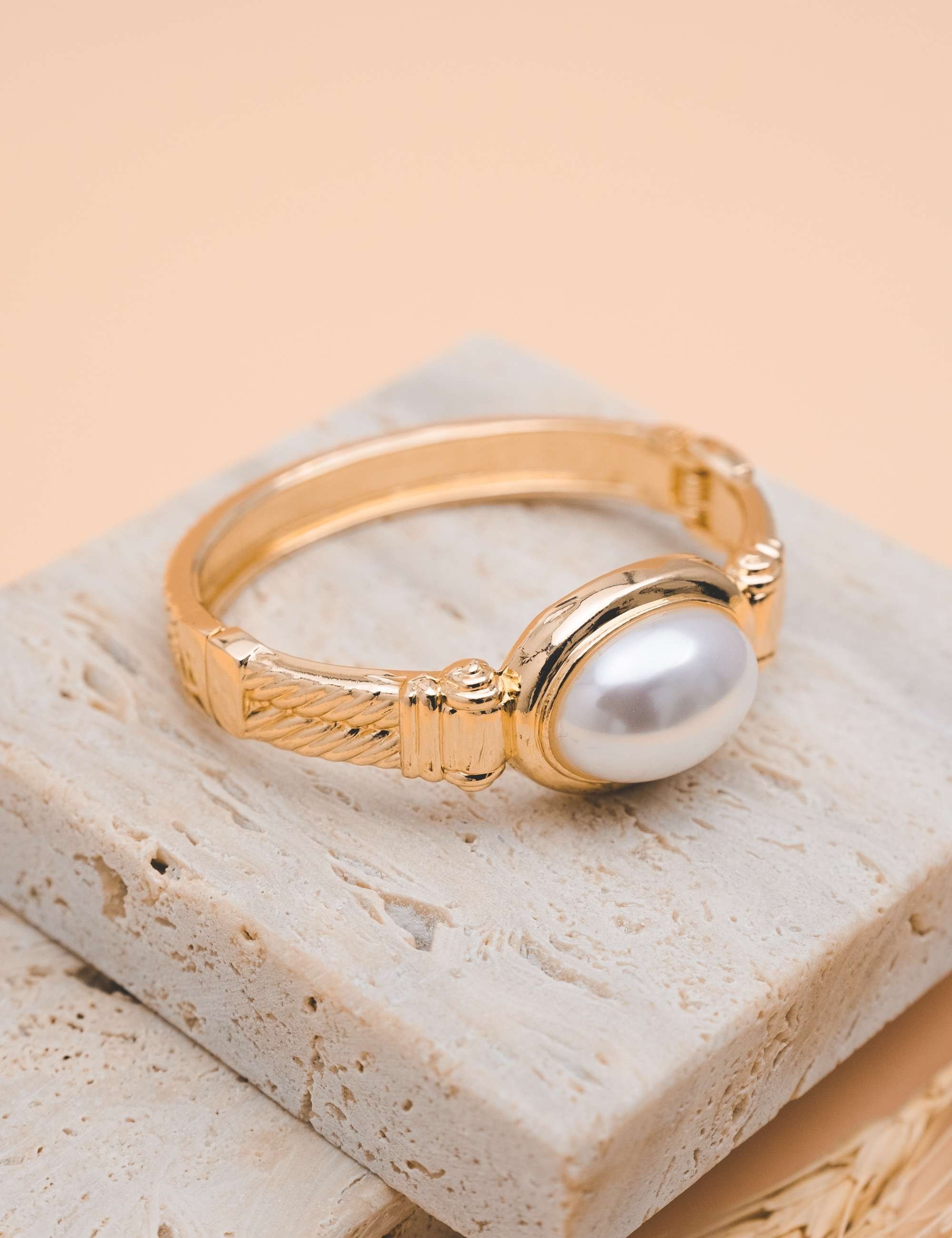BRACELETE METAL OURO PÉROLA - PU2402VO01-U