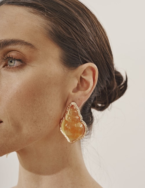 BRINCO DE CONCHA OURO RESINA LARANJA - BR29286VO08