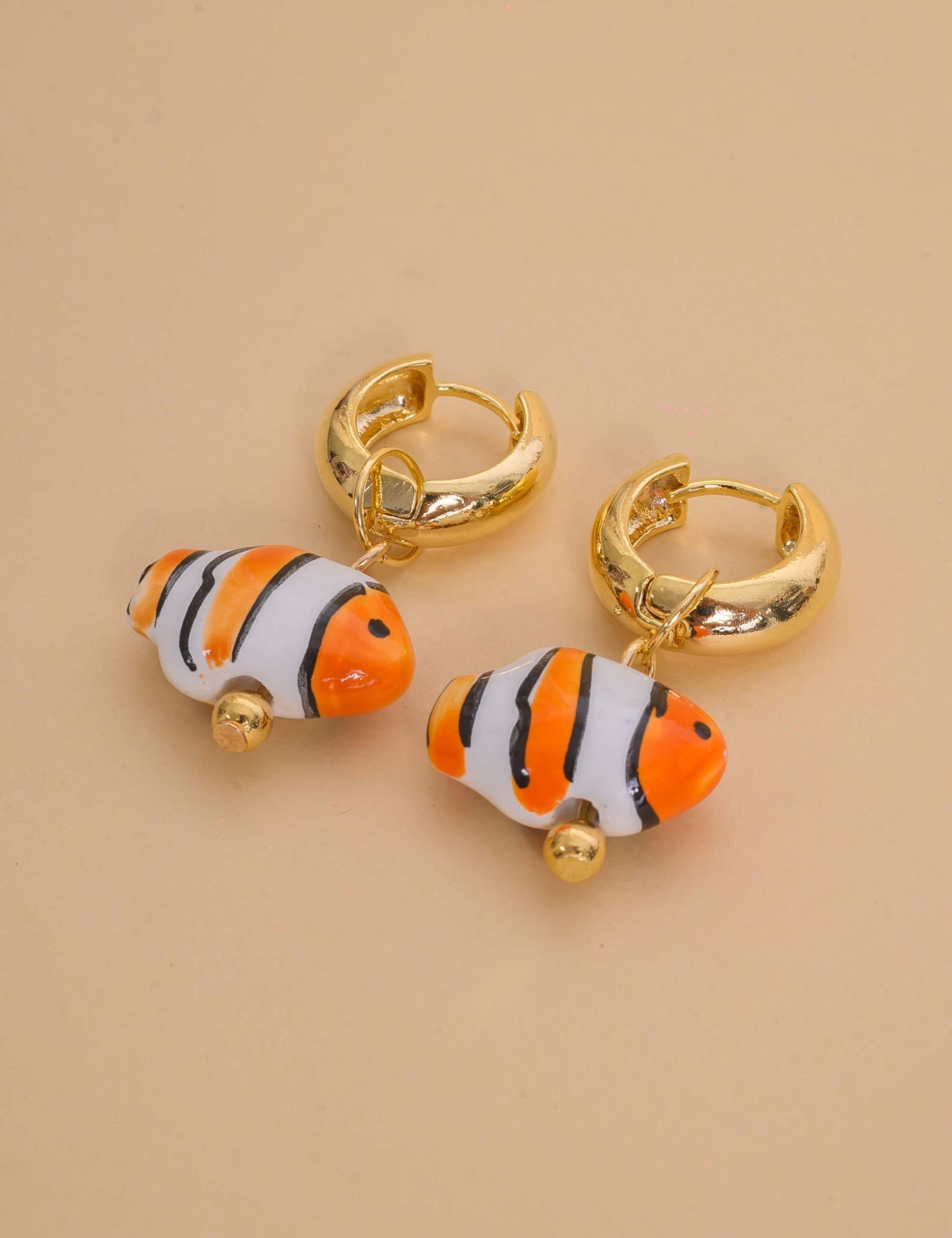 BRINCO DE PEIXE RESINADO ARGOLA LARANJA - BR29290VO08