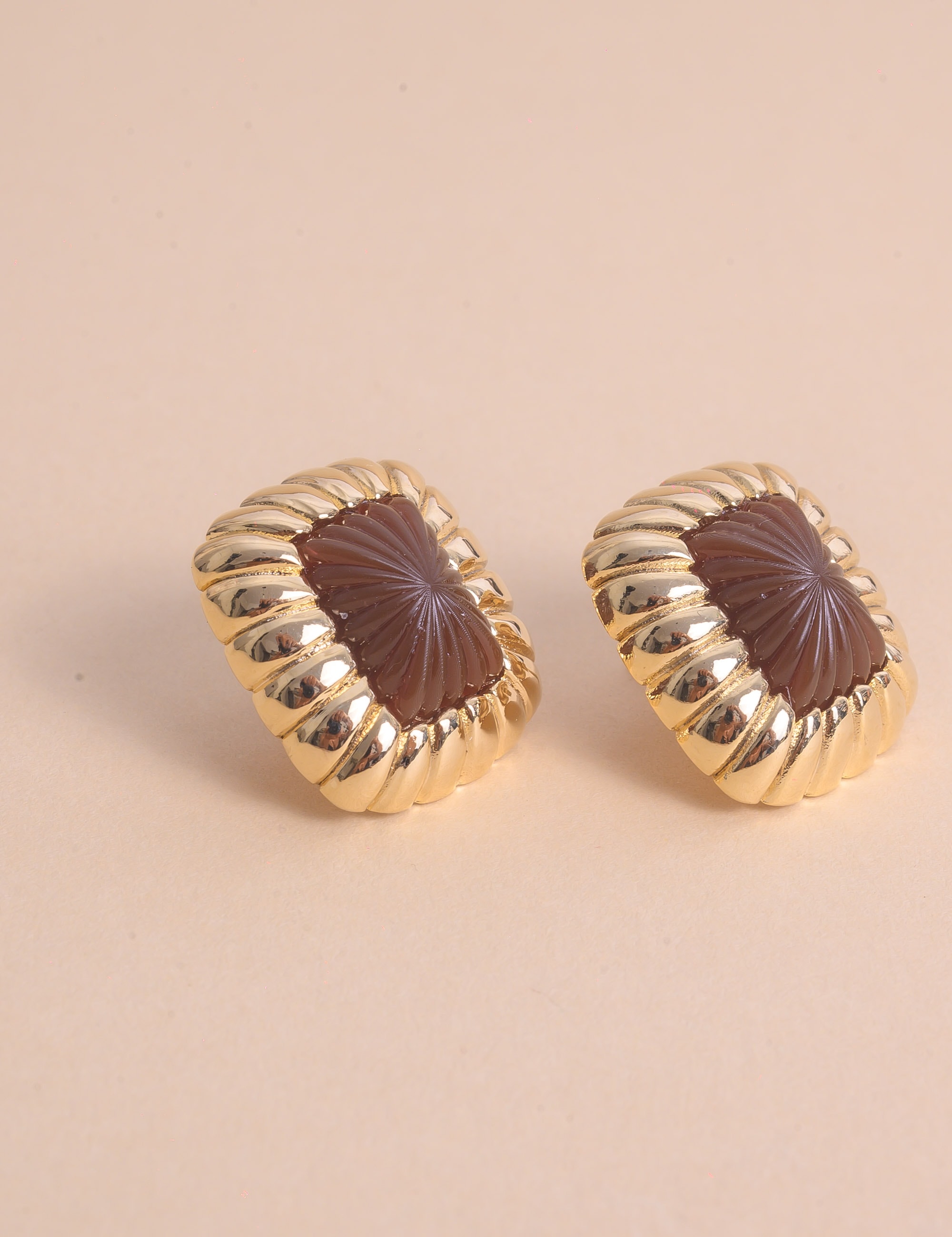 BRINCO OURO RESINA MARROM - BR29266VO24