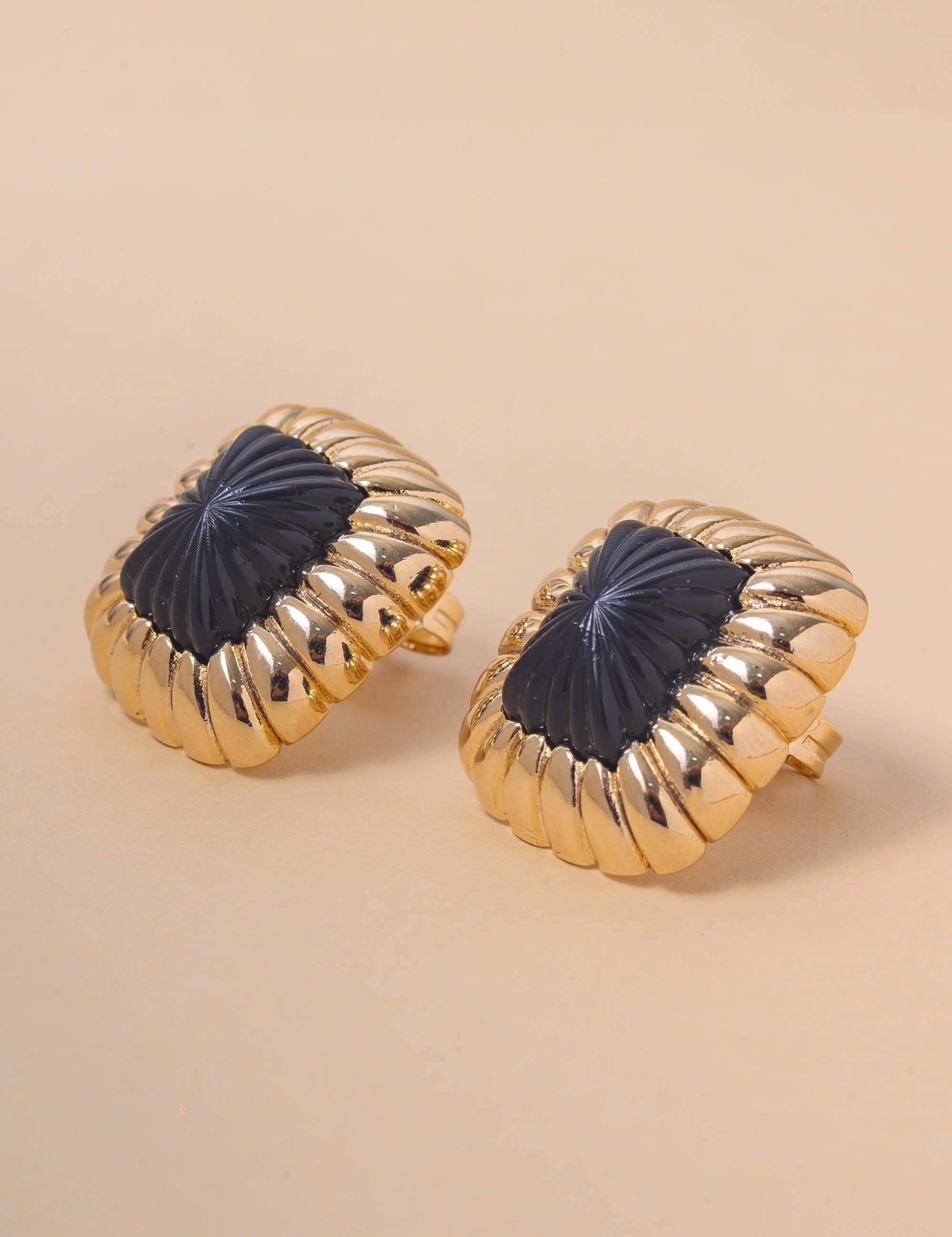 BRINCO OURO RESINA PRETO - BR29266VO04