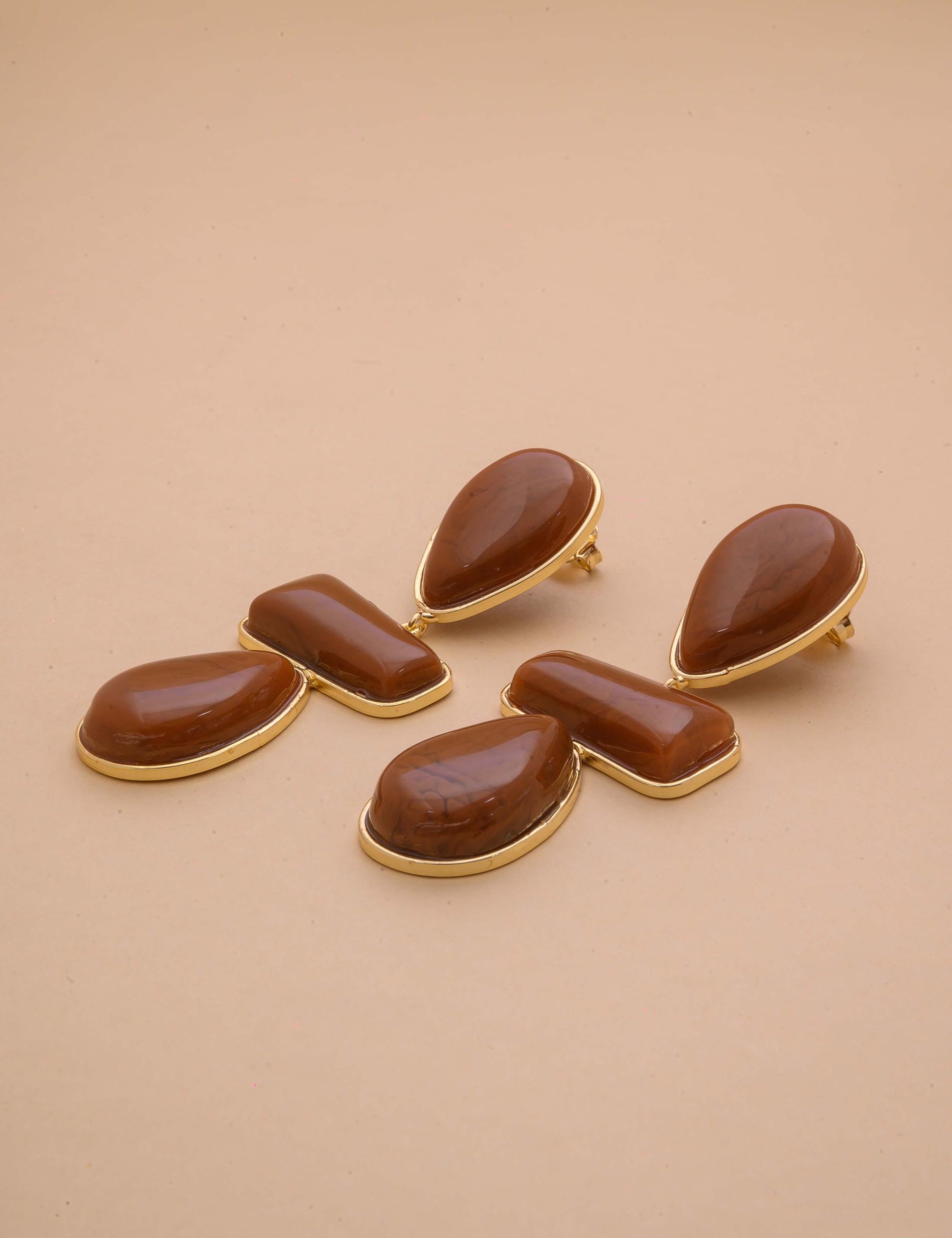 BRINCO RESINA MARROM - BR29087VO24