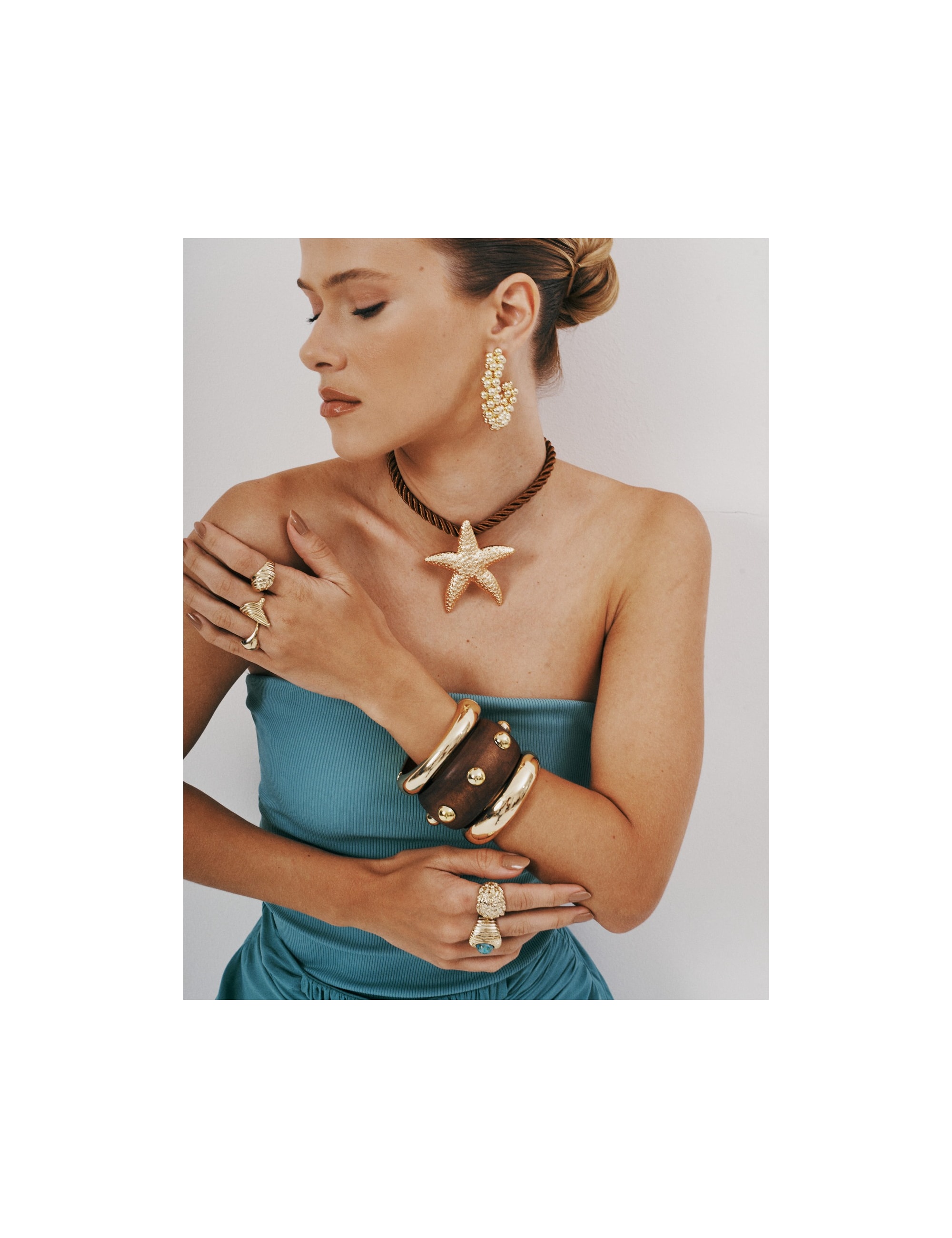 COLAR CHOKER MARROM PINGENTE ESTRELA DO MAR  - CO29338VO24