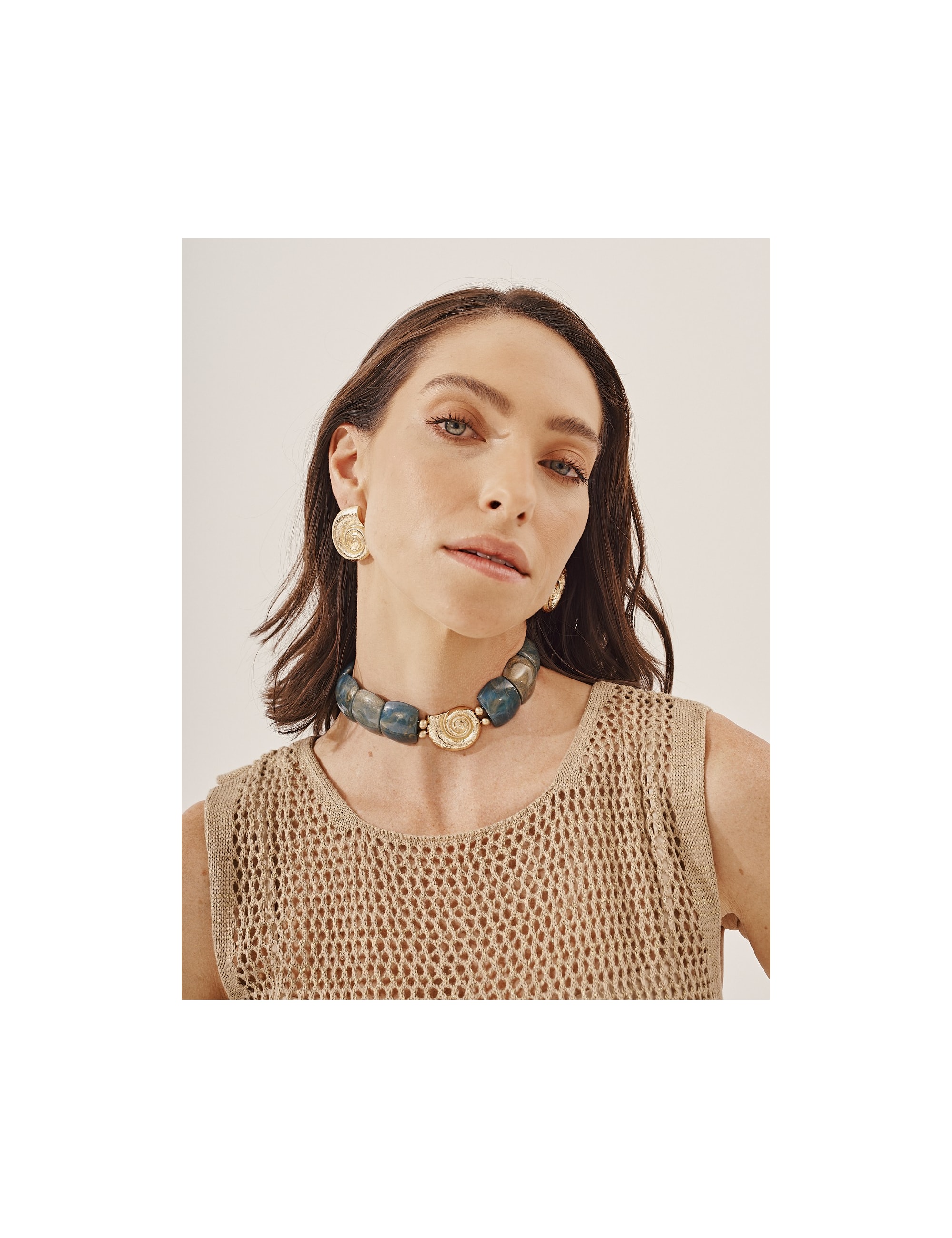 COLAR CHOKER RESINA CONCHA FOSCO - CO29329FOSCO