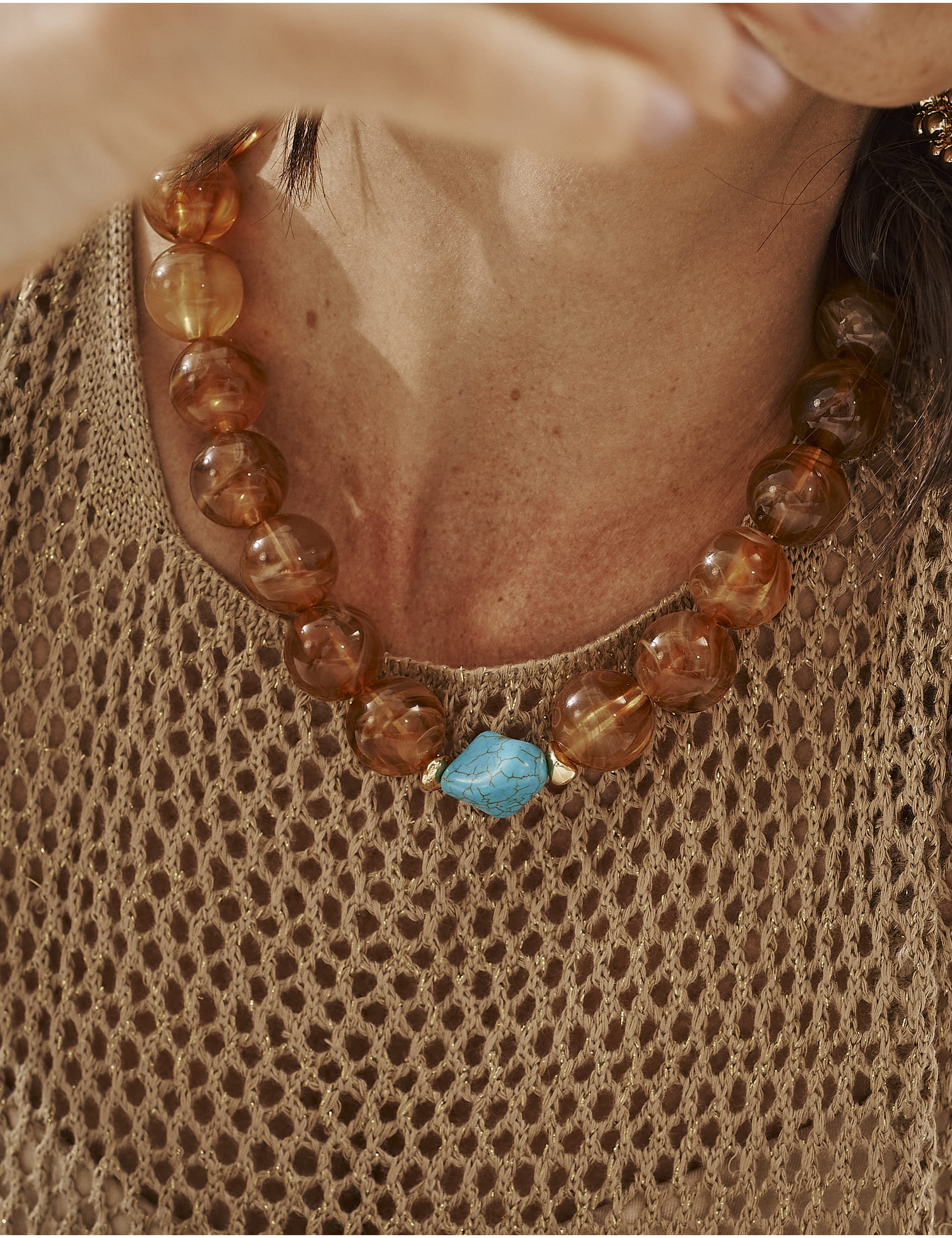 COLAR DE ESFERA TARTARUGA COM PEDRA NATURAL TURQUESA HOWLITA - CO29389VO16