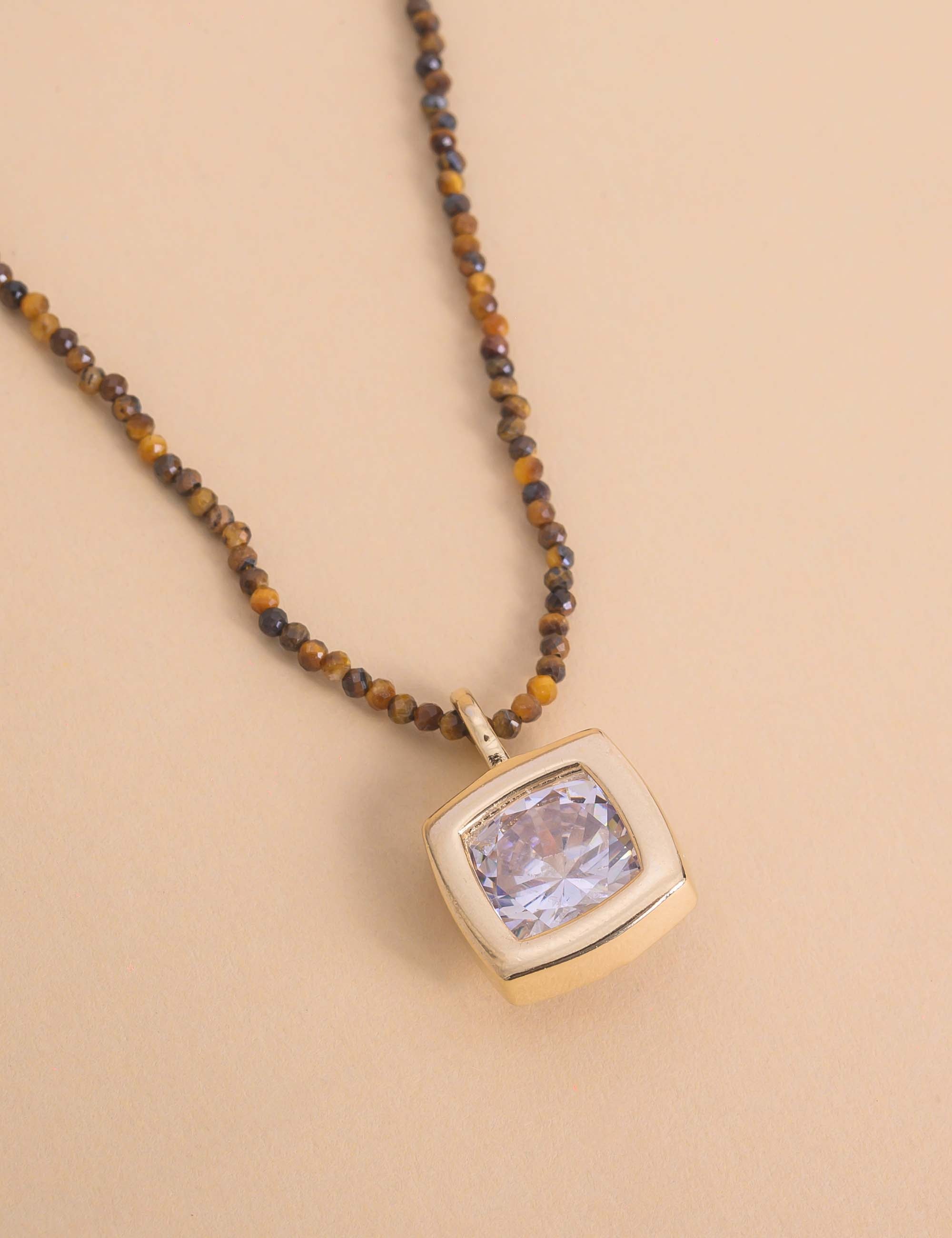 COLAR DE PEDRAS VERDES PINGENTE CRISTAL QUADRADO - CO29348VO13