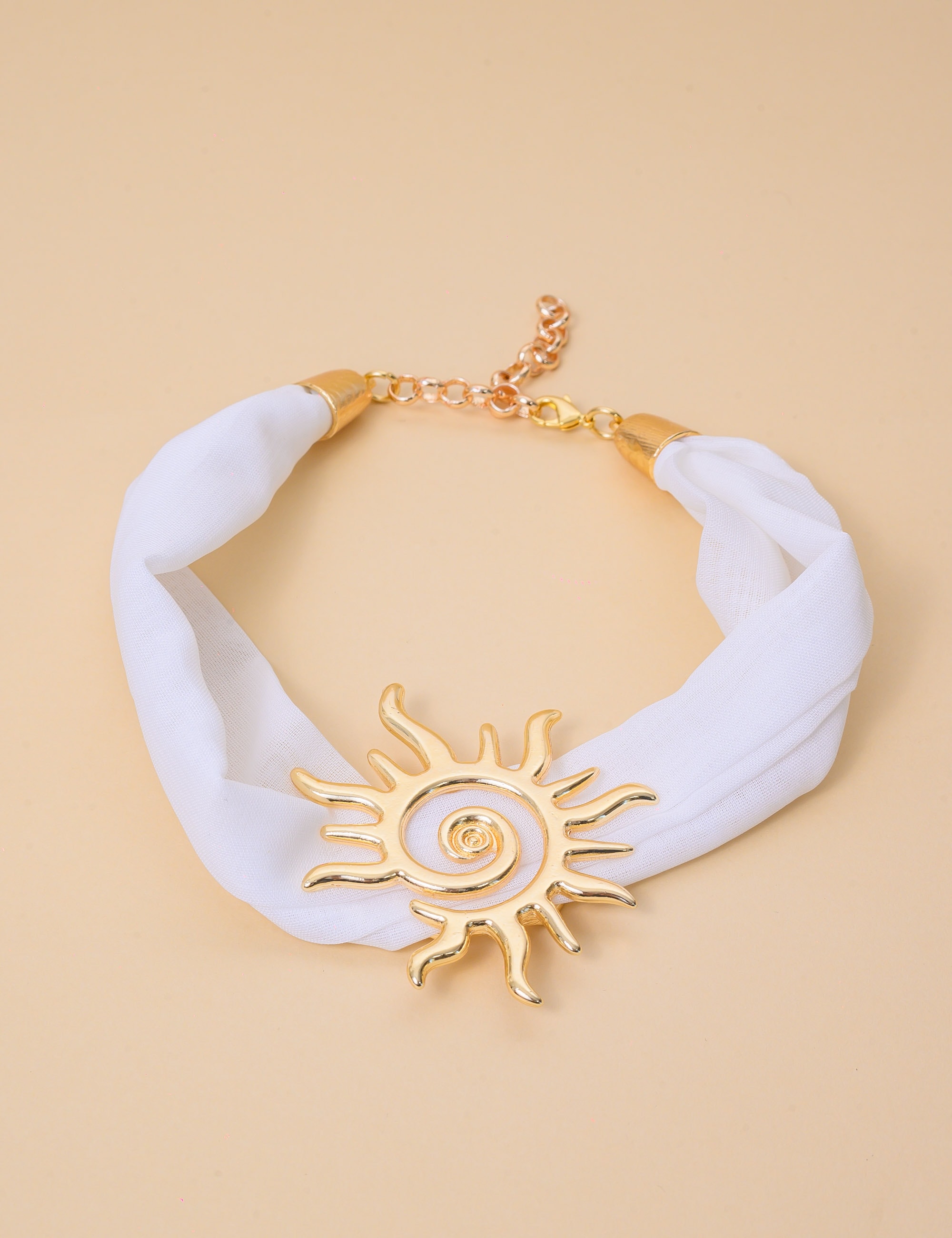 COLAR LENÇO BRANCO COM PINGENTE SOL VAZADO - CO29351VO15