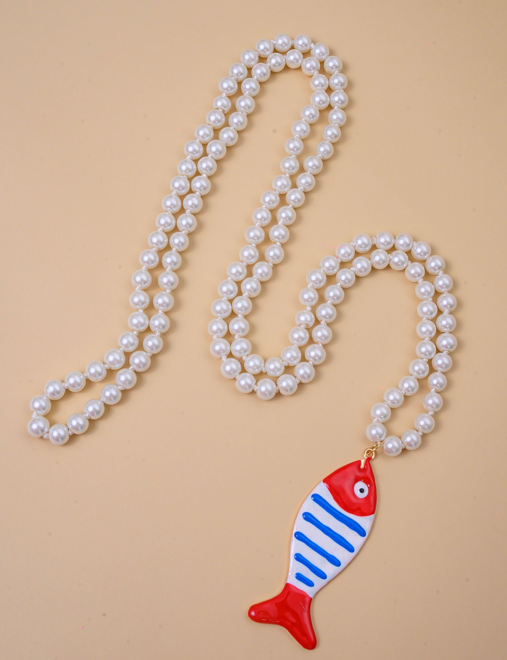 COLAR PEROLA COM PINGENTE PEIXE RESINADO - CO29341VO01