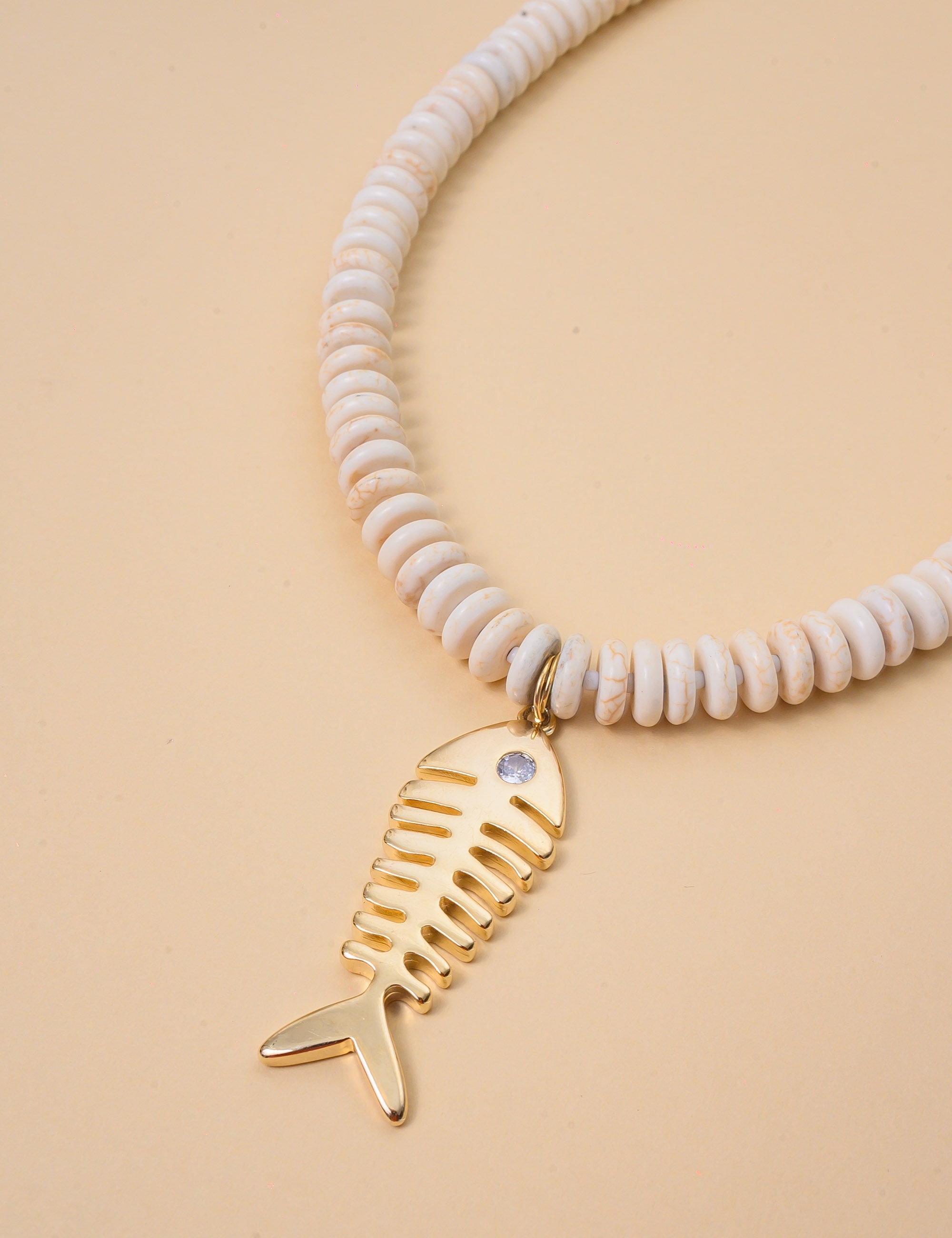 COLAR PINGENTE ESPINHA DE PEIXE OURO - CO29333VO01