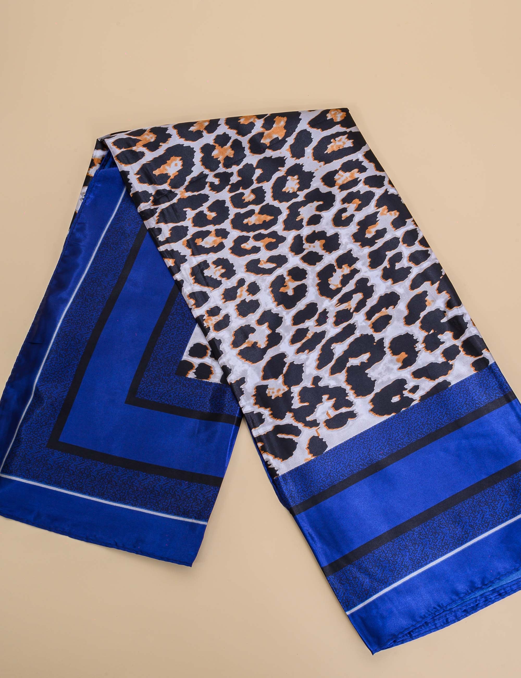 LENÇO AZUL ROYAL ESTAMPA ONÇA - LE0002VO03