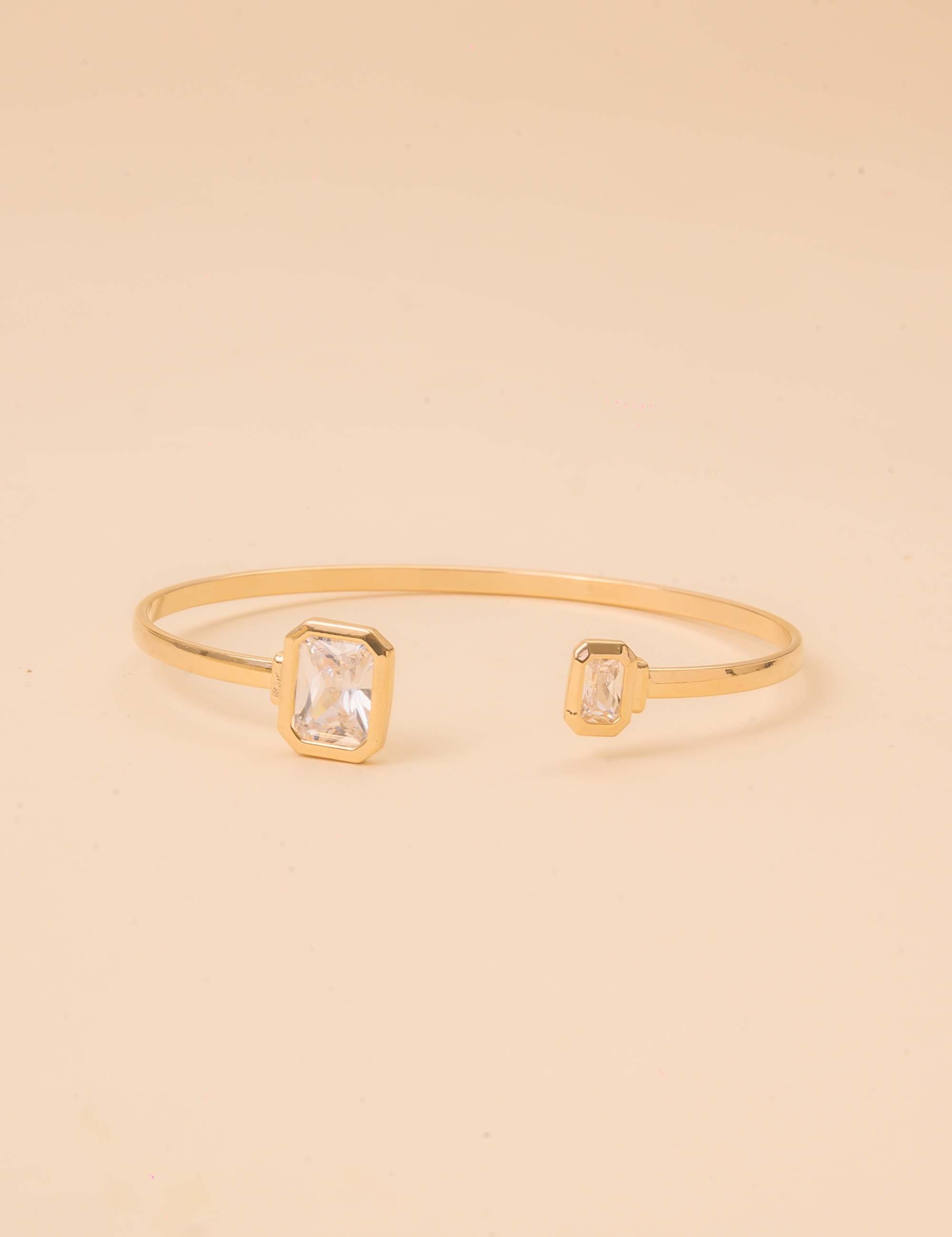 Pulseira com Duas Pedras Facetadas e Cravação Inglesa em Banho de Ouro 18k -PU29054VO01
