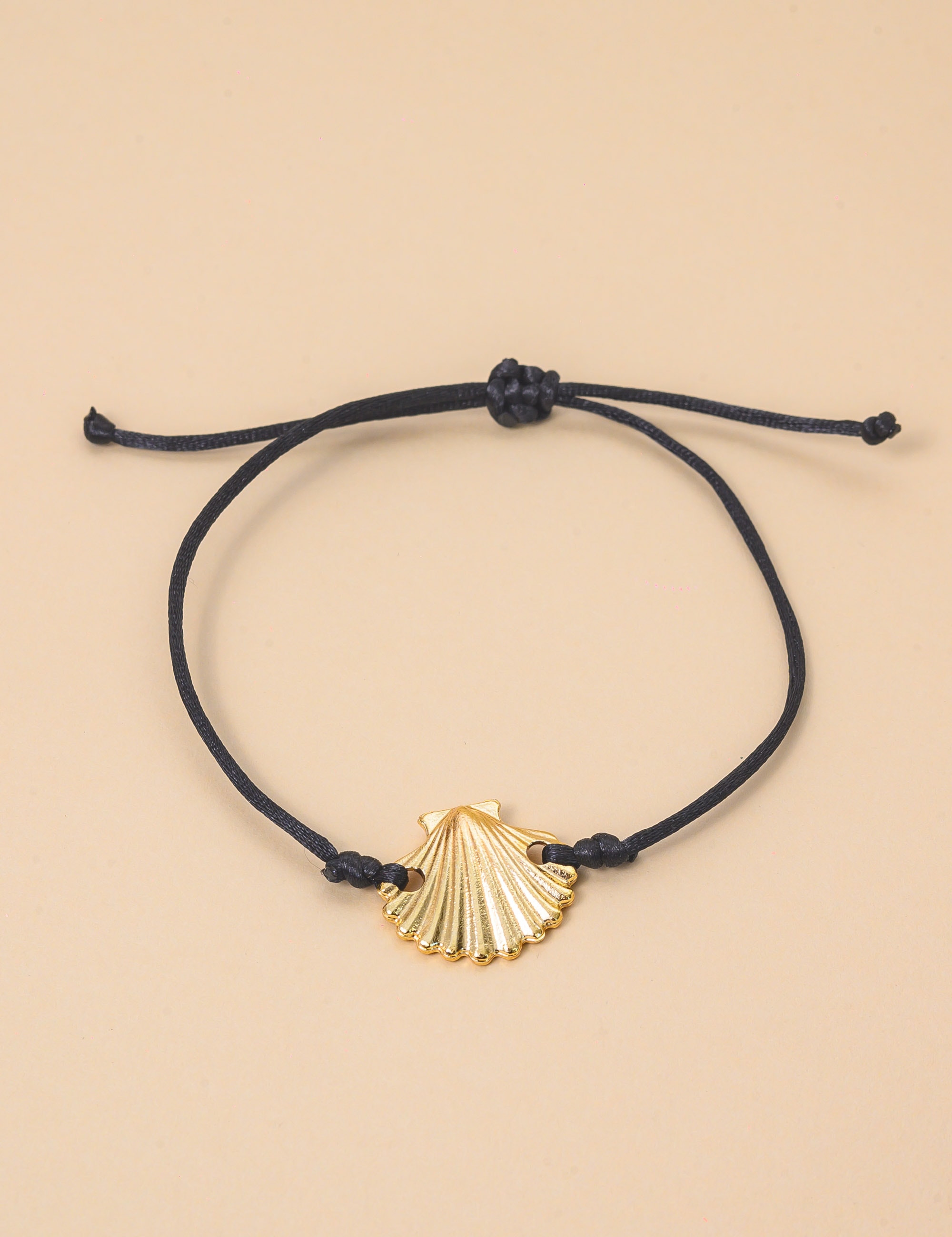 PULSEIRA CORDÃO PRETO PINGENTE CONCHA - PU29069VO04