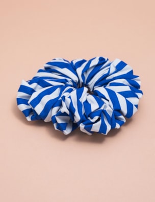 SCRUNCHIE LISTRA BLUE