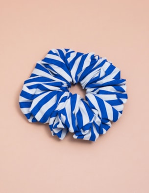 SCRUNCHIE LISTRA BLUE