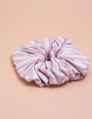 SCRUNCHIE LISTRA ROSE